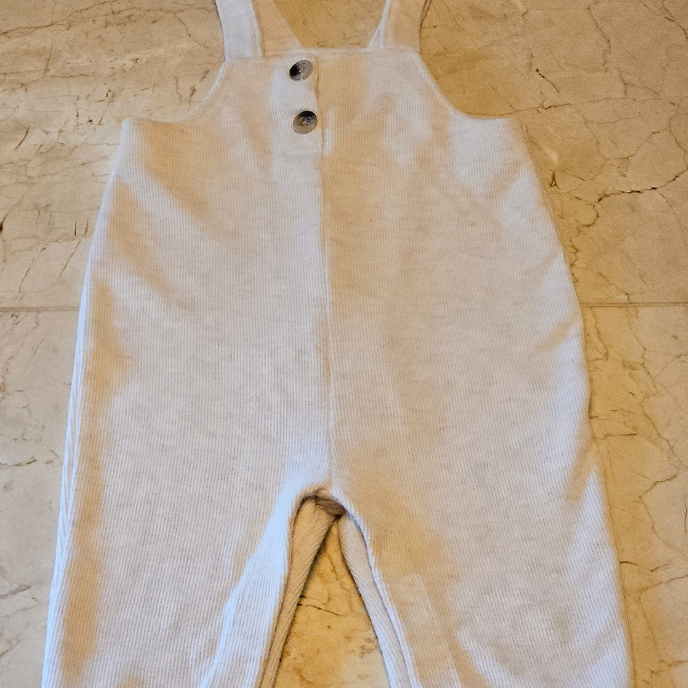 NWOT Super Cute Old Navy Baby Overalls Beige Waffle Stretch Infant 6-12 Months